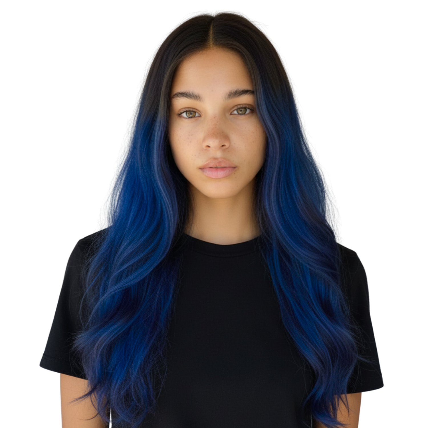 Modelo con cabello largo ondulado, raíces oscuras y puntas teñidas de azul vibrante - Luxent Professional
